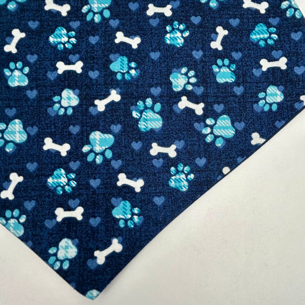 Bones & Hearts (Blue) | Cotton Snap-On Bandana
