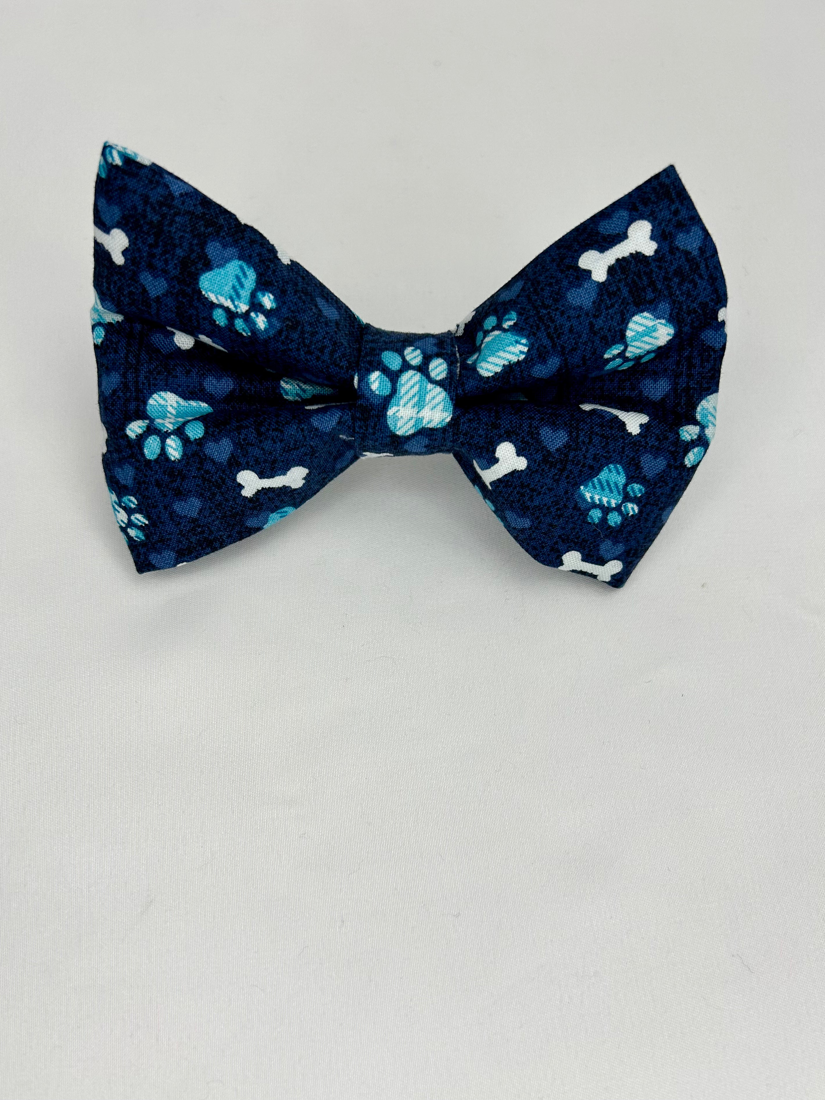 Bones & Hearts (Blue) | Cotton Bow Tie